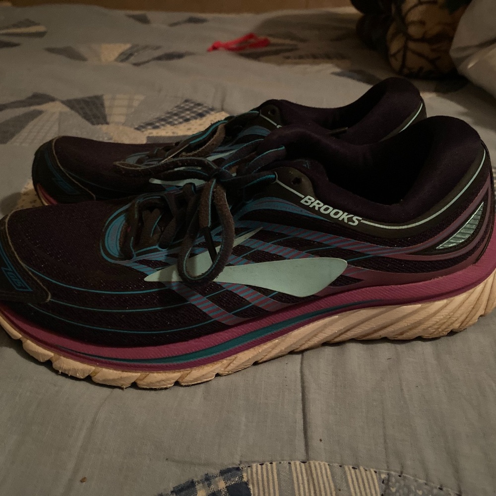 Women’s Brooks Athletic Shoes